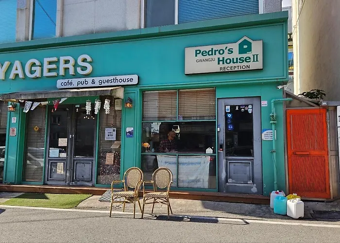 Pedro\'S House - Foreigners Only